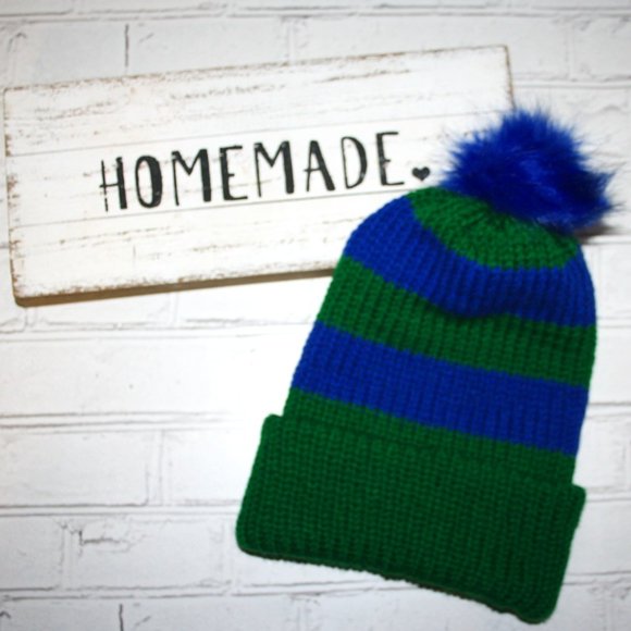 💙🌲 Handmade Knit Hat · Blue + Green · Fur Pom 🌲💙 - Picture 1 of 4